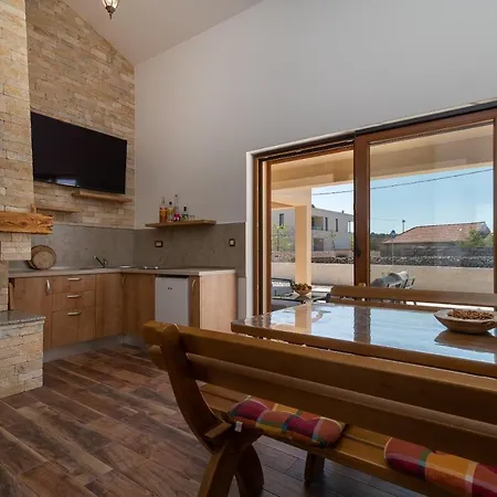 Vanessa - Ciovo فيلة *