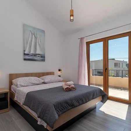 فيلة Vanessa - Ciovo تروغير