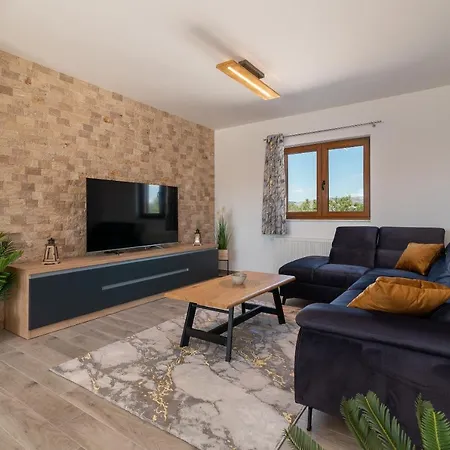 فيلة Vanessa - Ciovo تروغير