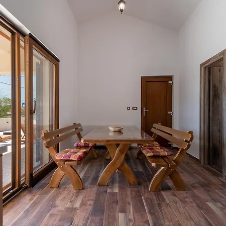 Vanessa - Ciovo فيلة