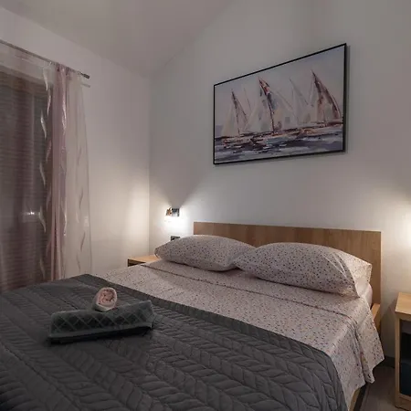 Vanessa - Ciovo * Трогір